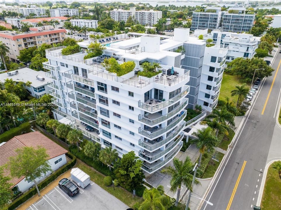 Vendido Recientemente: $830,000 (2 camas, 2 baños, 1463 Pies cuadrados)