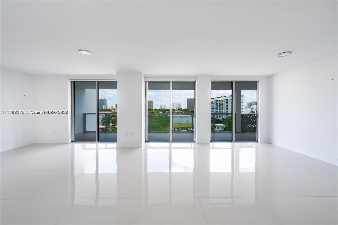 Vendido Recientemente: $830,000 (2 camas, 2 baños, 1463 Pies cuadrados)