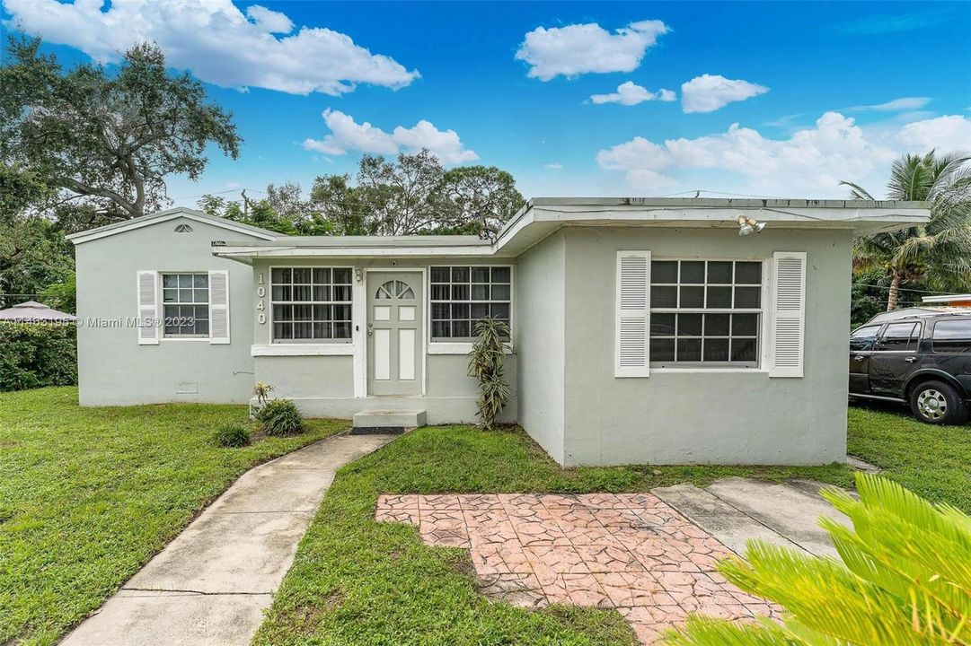 Recently Sold: $365,999 (3 beds, 1 baths, 1203 Square Feet)