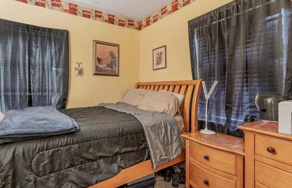 Recently Sold: $365,999 (3 beds, 1 baths, 1203 Square Feet)