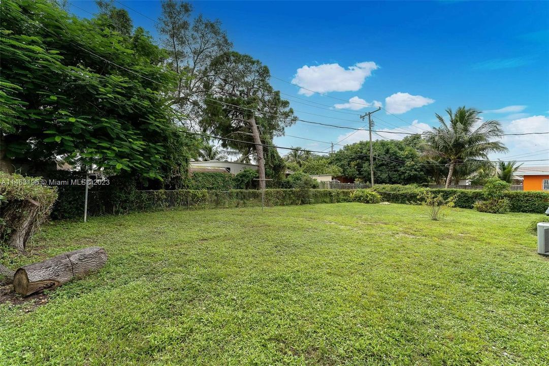 Recently Sold: $365,999 (3 beds, 1 baths, 1203 Square Feet)