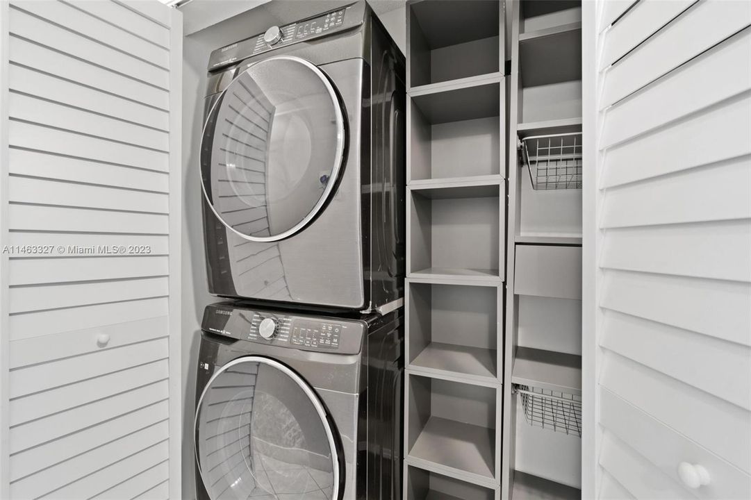 Recently Rented: $4,100 (3 beds, 2 baths, 1338 Square Feet)