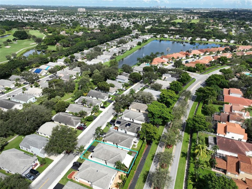 Recently Rented: $4,100 (3 beds, 2 baths, 1338 Square Feet)