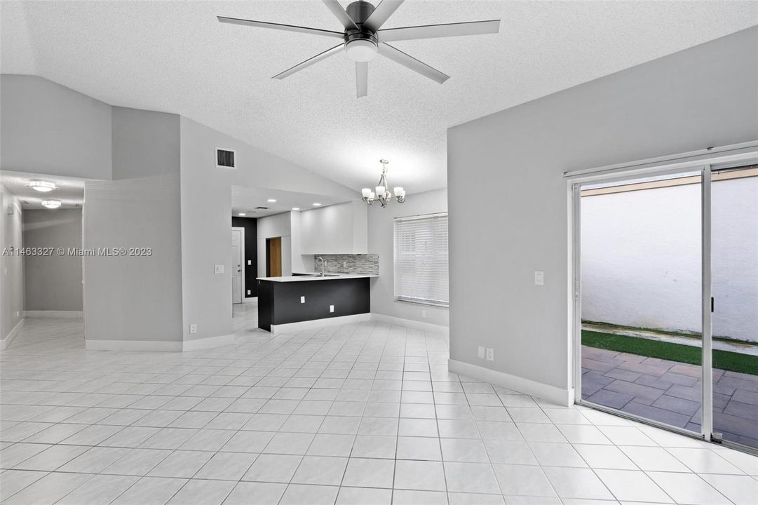 Recently Rented: $4,100 (3 beds, 2 baths, 1338 Square Feet)