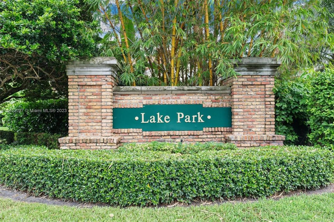 Recently Rented: $4,100 (3 beds, 2 baths, 1338 Square Feet)