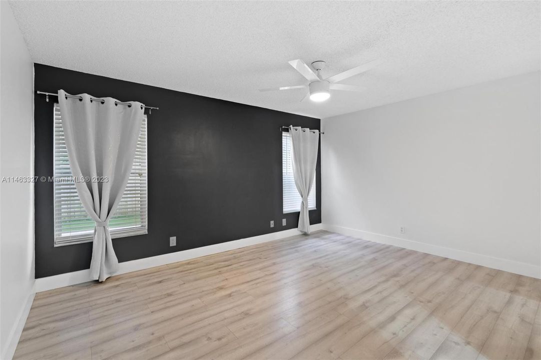 Recently Rented: $4,100 (3 beds, 2 baths, 1338 Square Feet)