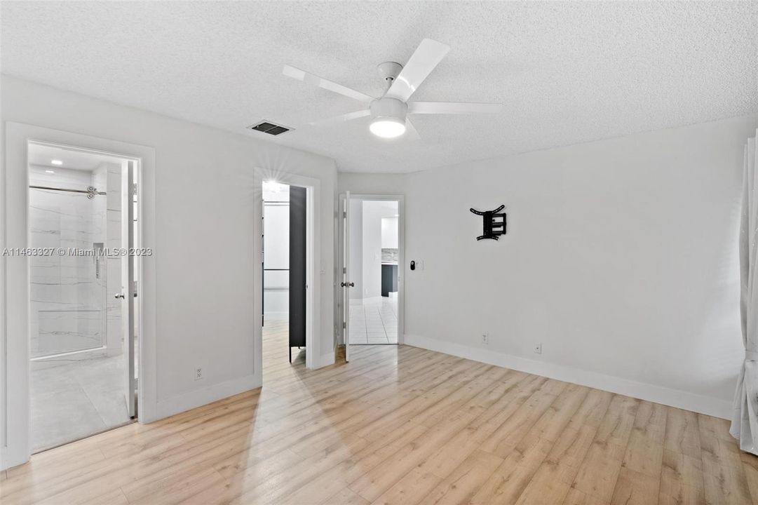 Recently Rented: $4,100 (3 beds, 2 baths, 1338 Square Feet)