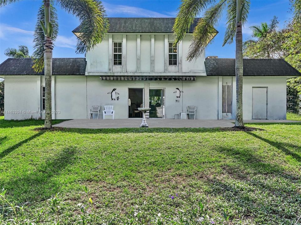 For Sale: $1,690,000 (4 beds, 2 baths, 3912 Square Feet)