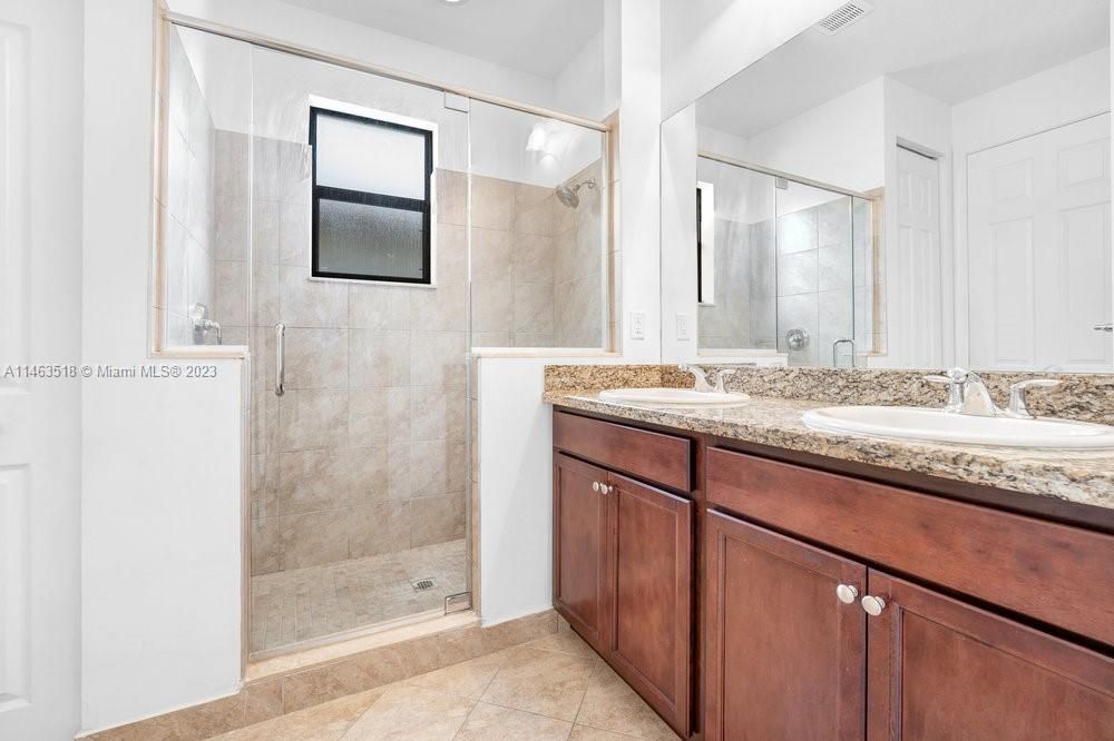 最近租的: $2,690 (3 贝兹, 2 浴室, 1933 平方英尺)