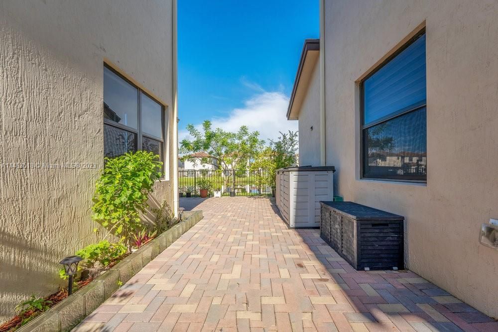 最近租的: $2,690 (3 贝兹, 2 浴室, 1933 平方英尺)