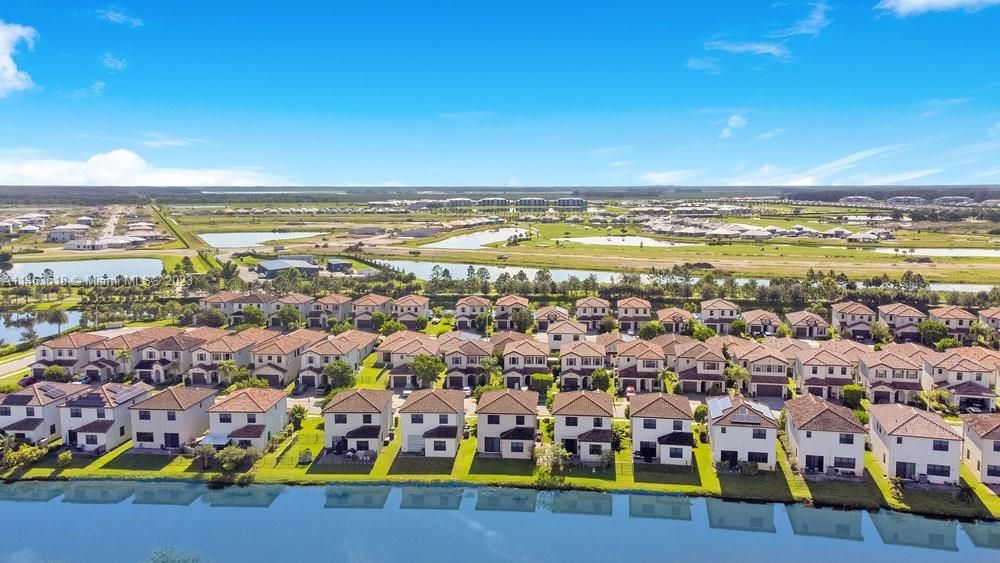 最近租的: $2,690 (3 贝兹, 2 浴室, 1933 平方英尺)