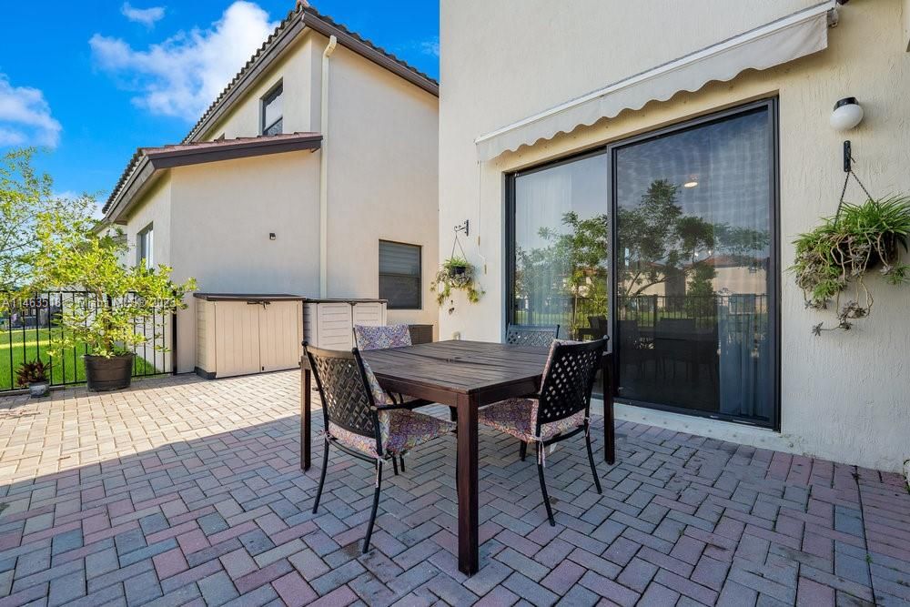 最近租的: $2,690 (3 贝兹, 2 浴室, 1933 平方英尺)