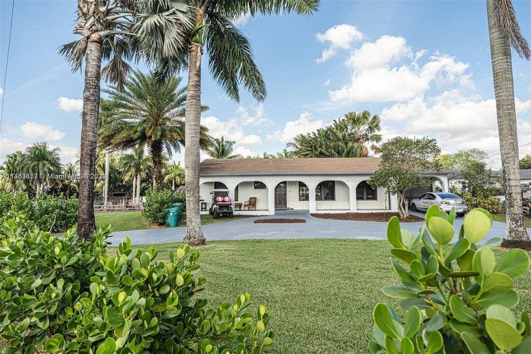 Recently Sold: $999,900 (3 beds, 2 baths, 1560 Square Feet)