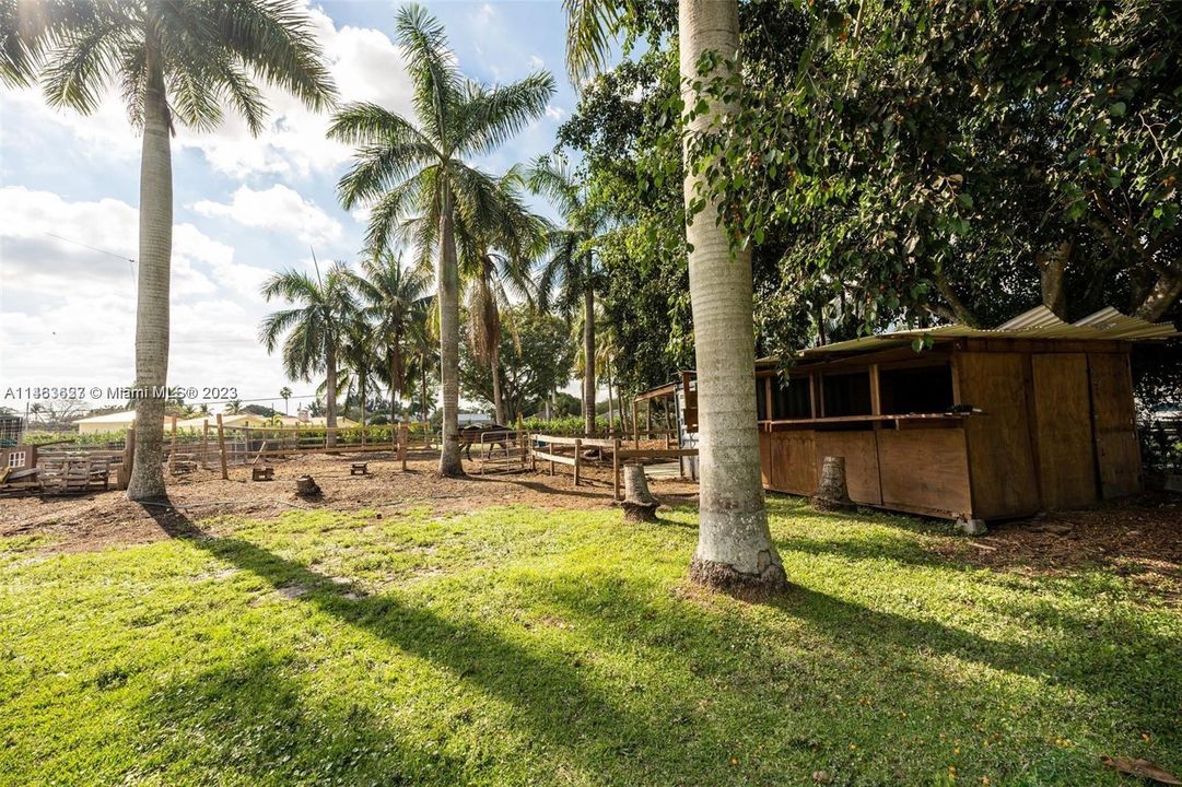 Recently Sold: $999,900 (3 beds, 2 baths, 1560 Square Feet)