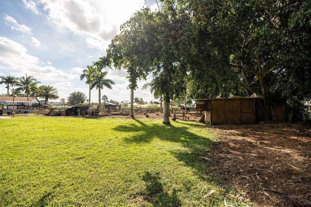 Recently Sold: $999,900 (3 beds, 2 baths, 1560 Square Feet)