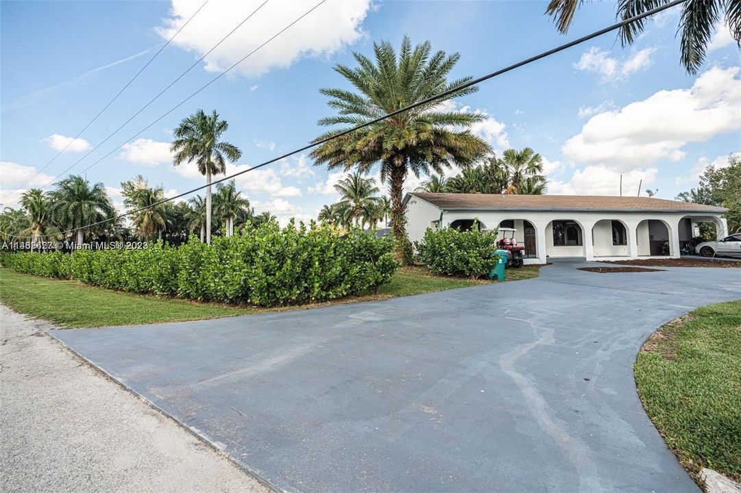 Recently Sold: $999,900 (3 beds, 2 baths, 1560 Square Feet)