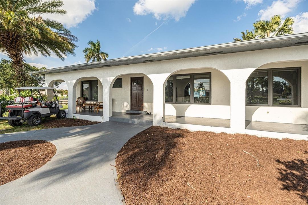 Recently Sold: $999,900 (3 beds, 2 baths, 1560 Square Feet)