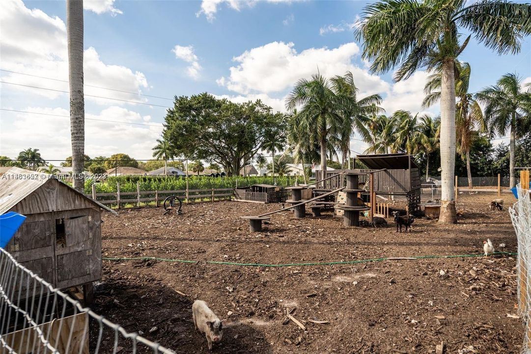 Recently Sold: $999,900 (3 beds, 2 baths, 1560 Square Feet)