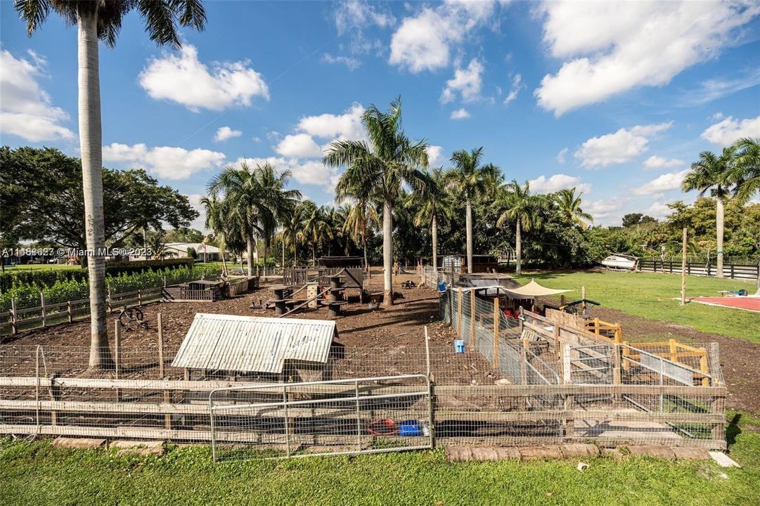 Recently Sold: $999,900 (3 beds, 2 baths, 1560 Square Feet)