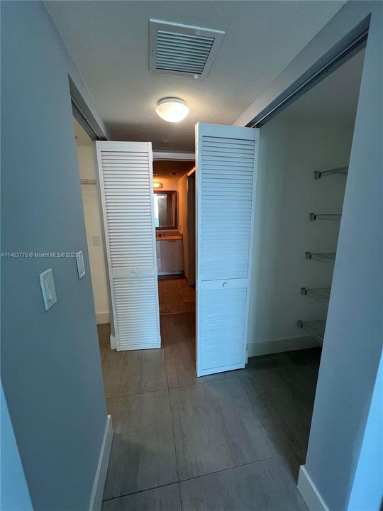 Recently Rented: $2,700 (1 beds, 1 baths, 841 Square Feet)
