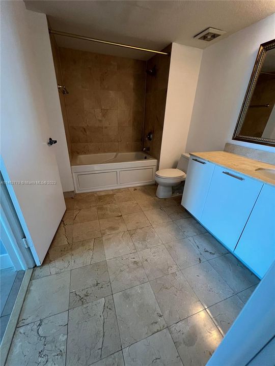 Recently Rented: $2,700 (1 beds, 1 baths, 841 Square Feet)