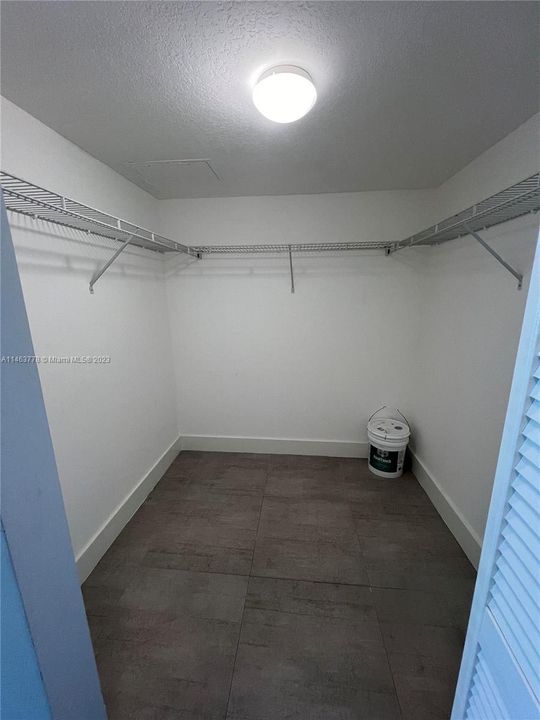 Recently Rented: $2,700 (1 beds, 1 baths, 841 Square Feet)