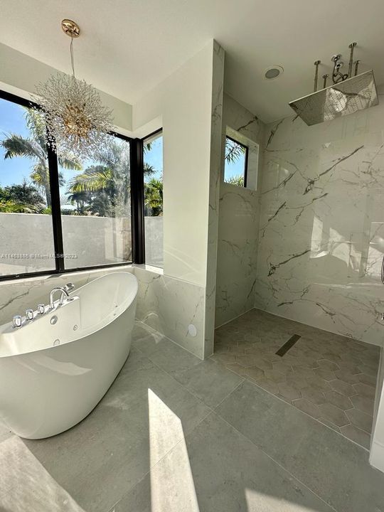 Recently Sold: $2,400,000 (4 beds, 4 baths, 3017 Square Feet)