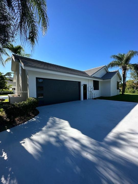 Recently Sold: $2,400,000 (4 beds, 4 baths, 3017 Square Feet)