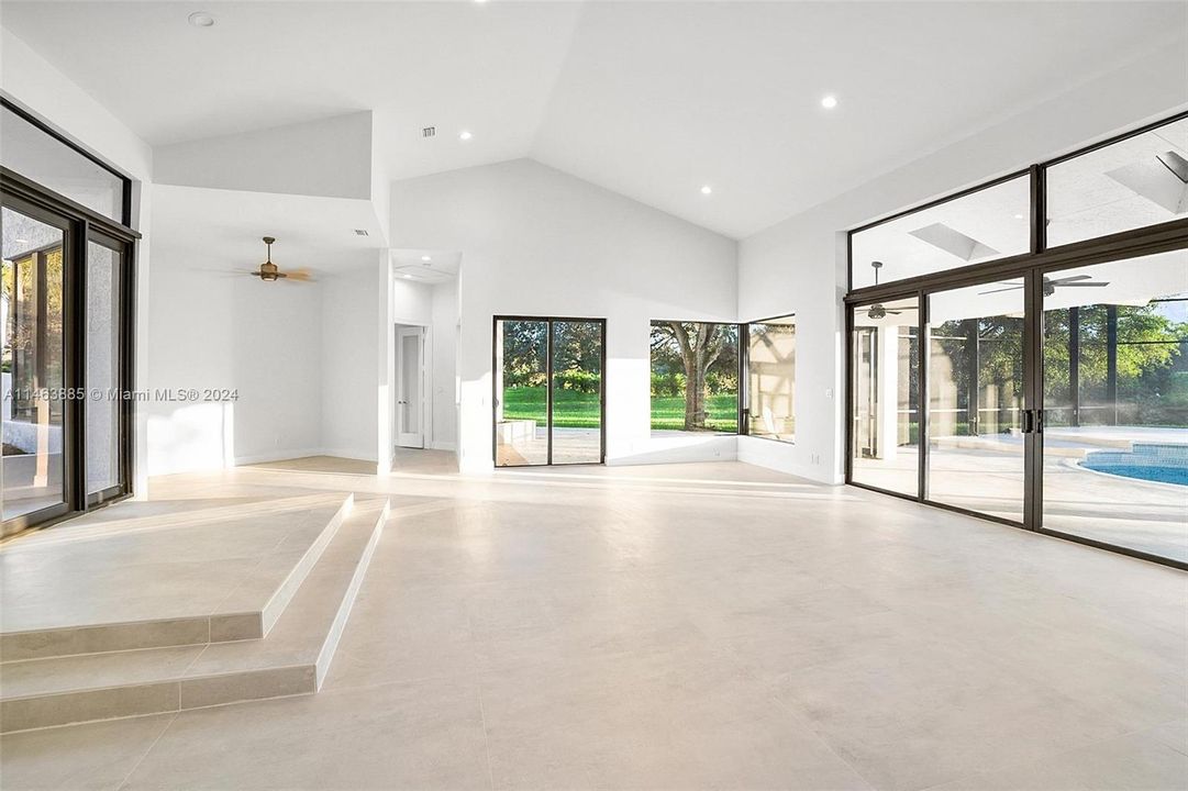 Recently Sold: $2,400,000 (4 beds, 4 baths, 3017 Square Feet)