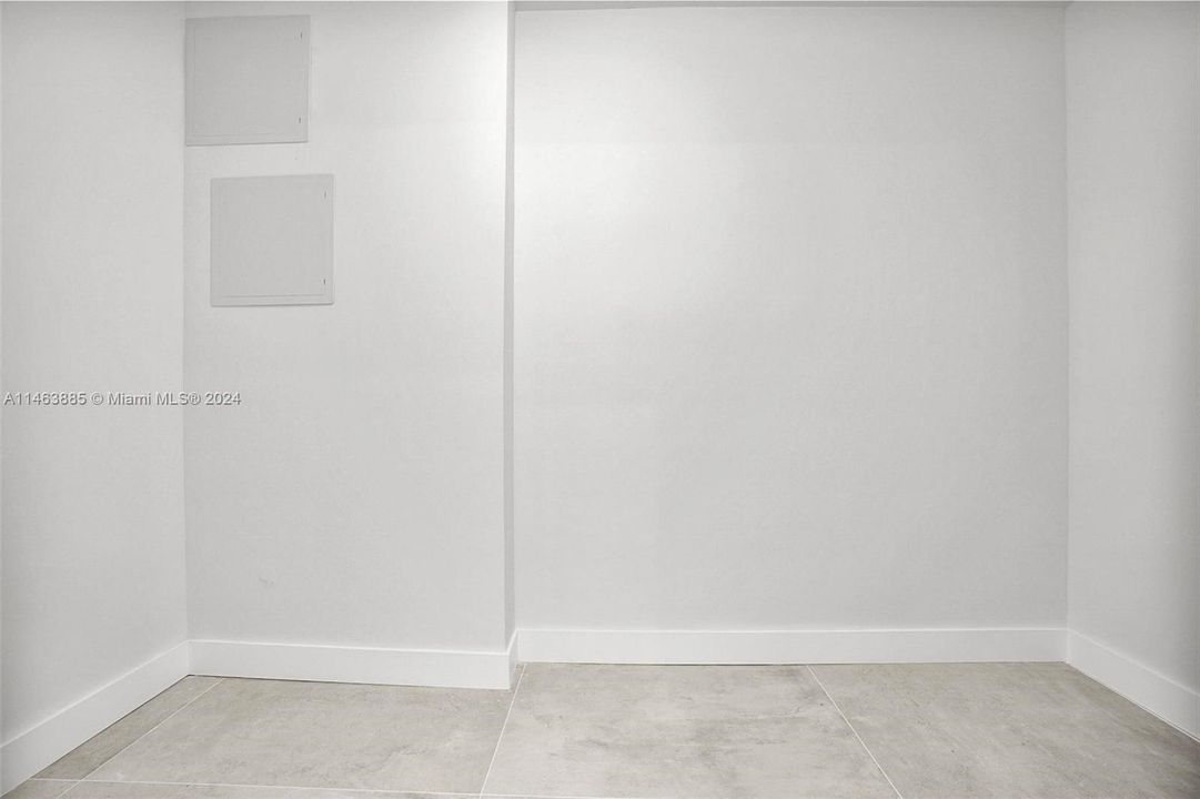 Recently Sold: $2,400,000 (4 beds, 4 baths, 3017 Square Feet)