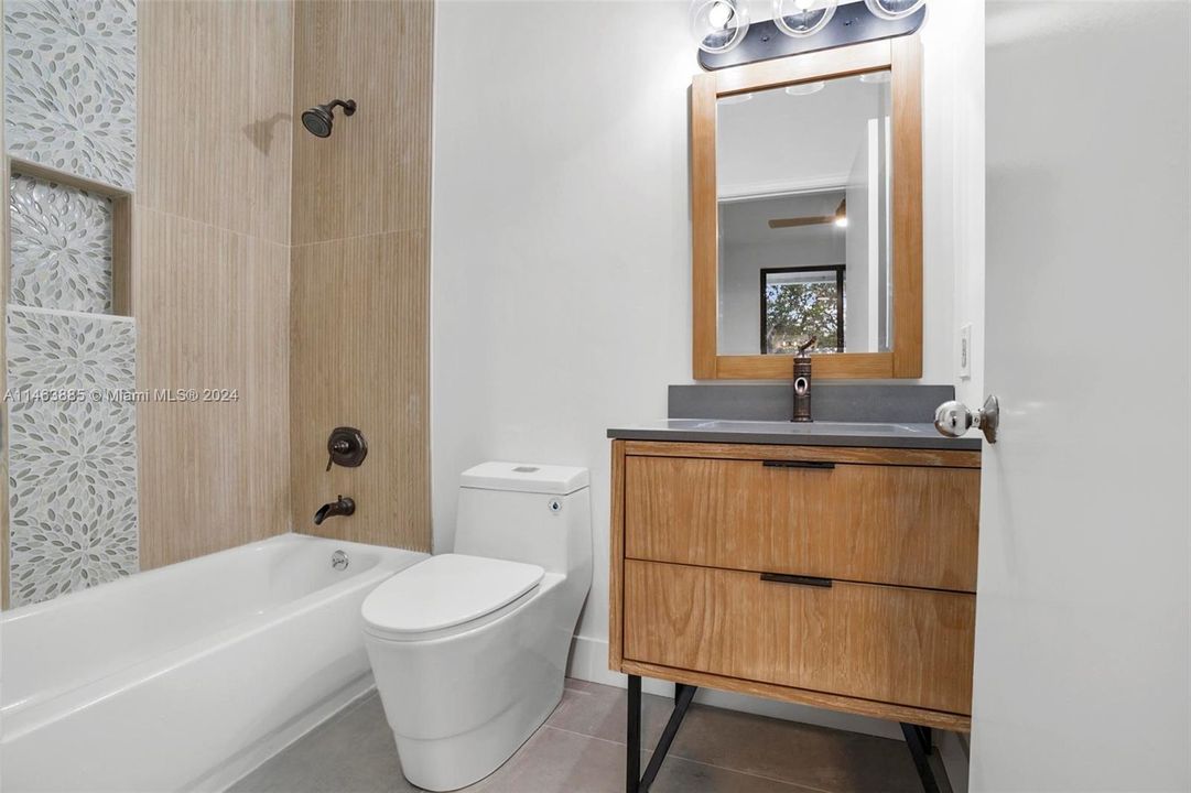 Recently Sold: $2,400,000 (4 beds, 4 baths, 3017 Square Feet)