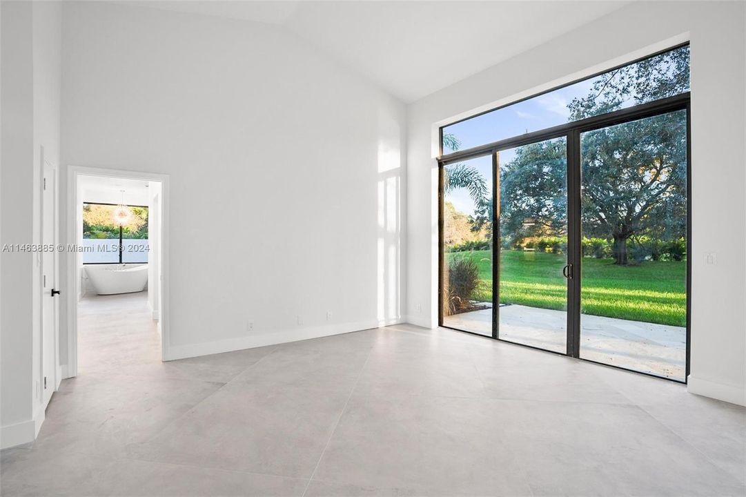 Recently Sold: $2,400,000 (4 beds, 4 baths, 3017 Square Feet)