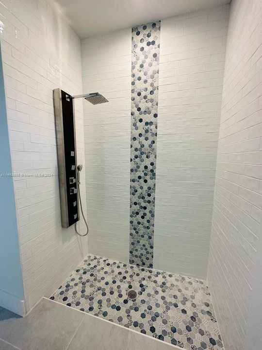 Recently Sold: $2,400,000 (4 beds, 4 baths, 3017 Square Feet)