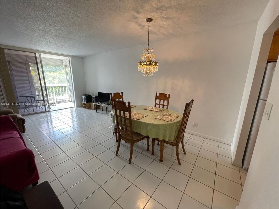 Recently Sold: $159,900 (1 beds, 1 baths, 740 Square Feet)