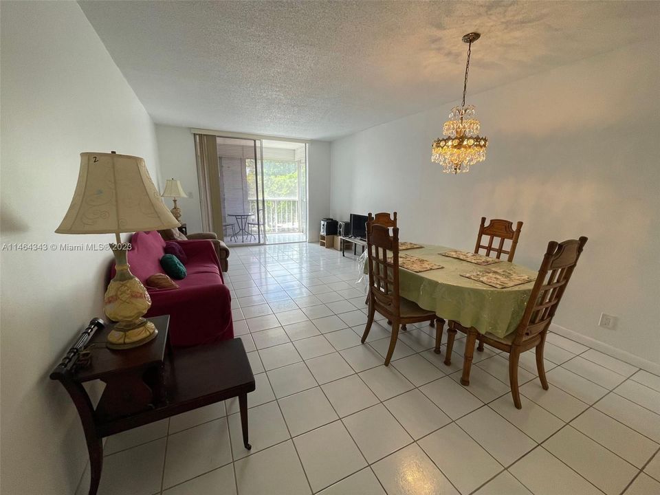 Recently Sold: $159,900 (1 beds, 1 baths, 740 Square Feet)