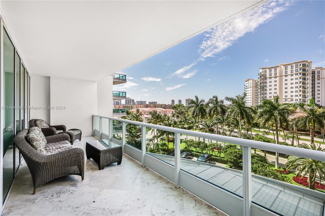 最近售出: $1,650,000 (3 贝兹, 4 浴室, 3320 平方英尺)