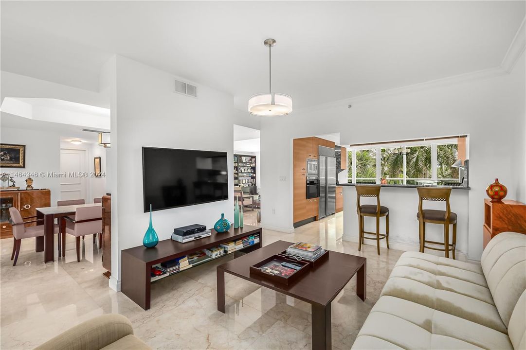 最近售出: $1,650,000 (3 贝兹, 4 浴室, 3320 平方英尺)