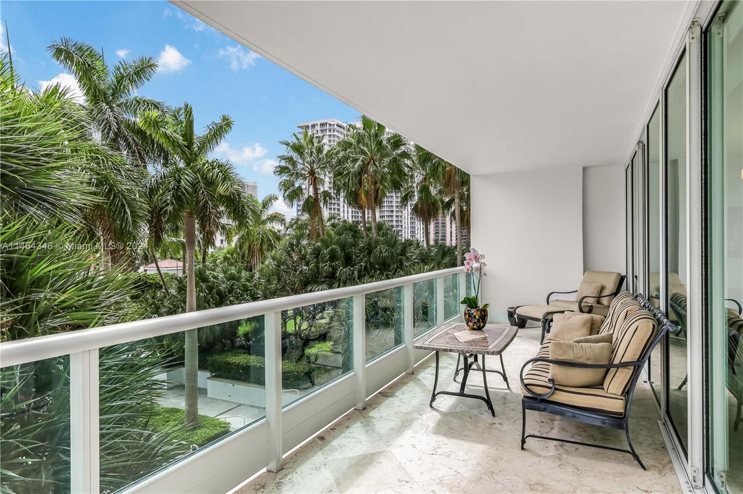 最近售出: $1,650,000 (3 贝兹, 4 浴室, 3320 平方英尺)