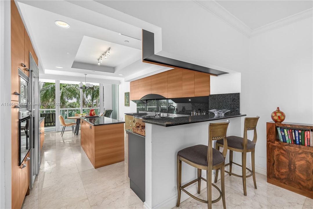 最近售出: $1,650,000 (3 贝兹, 4 浴室, 3320 平方英尺)