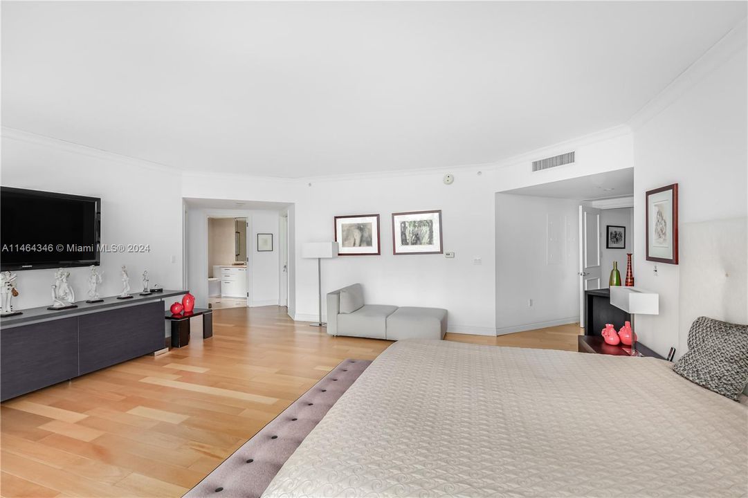 最近售出: $1,650,000 (3 贝兹, 4 浴室, 3320 平方英尺)