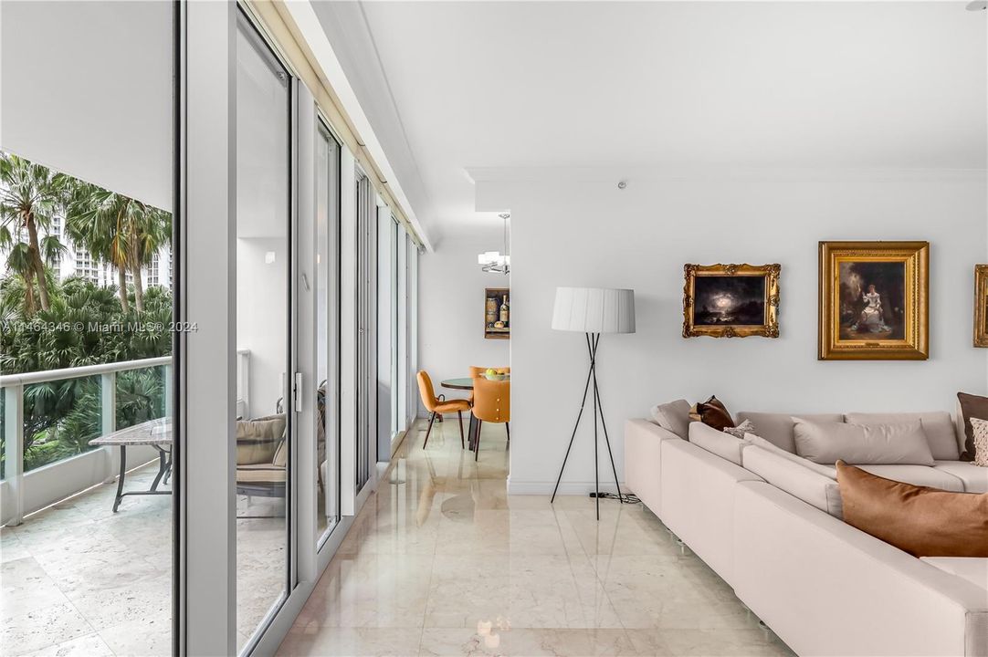 最近售出: $1,650,000 (3 贝兹, 4 浴室, 3320 平方英尺)