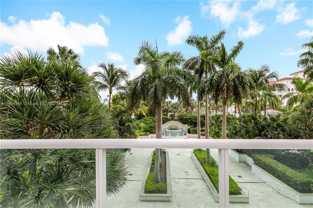 最近售出: $1,650,000 (3 贝兹, 4 浴室, 3320 平方英尺)