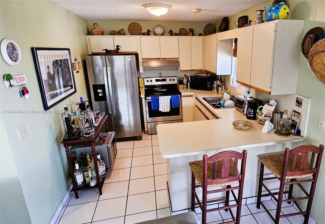 Recently Rented: $2,599 (2 beds, 1 baths, 768 Square Feet)