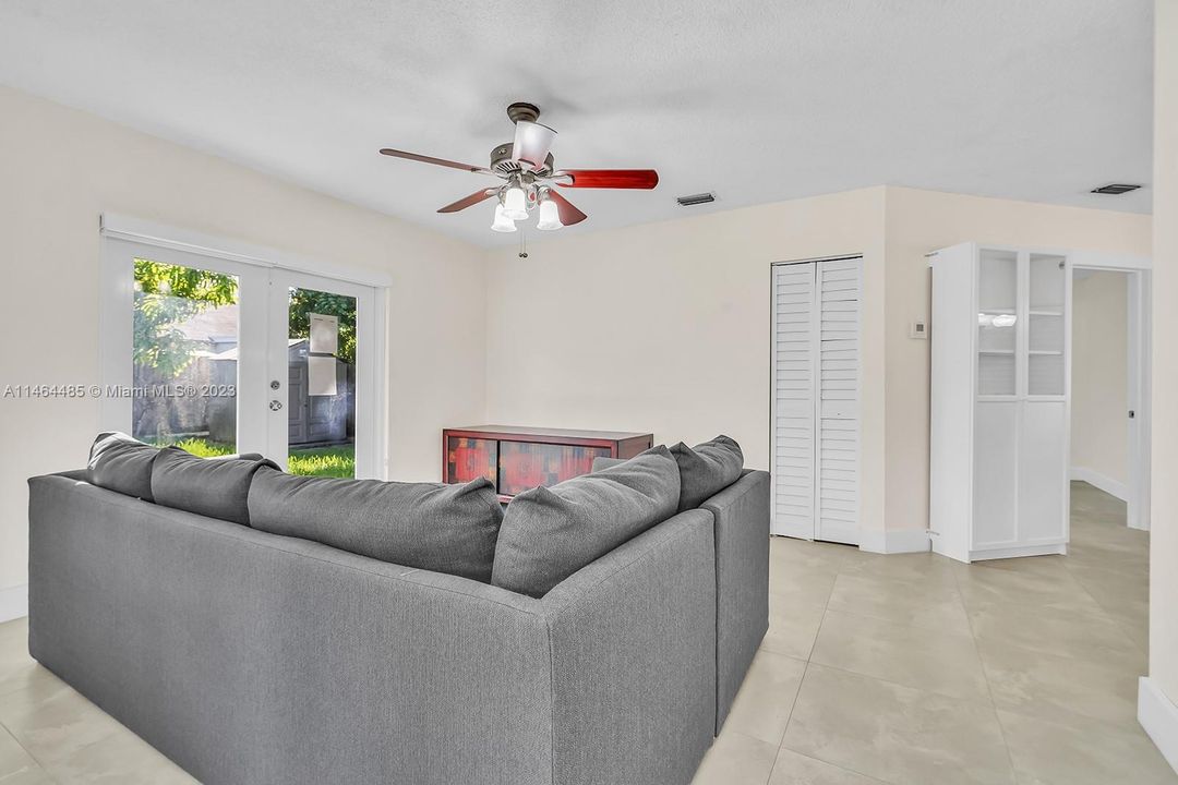 Recently Rented: $2,700 (3 beds, 2 baths, 0 Square Feet)