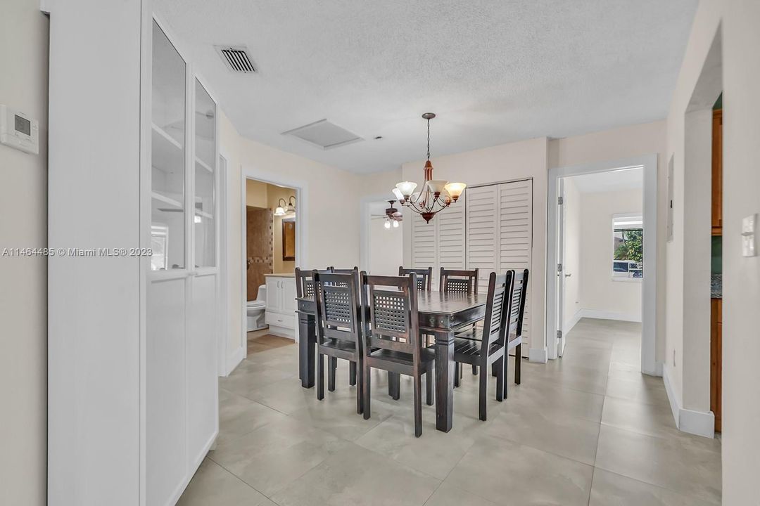 Recently Rented: $2,700 (3 beds, 2 baths, 0 Square Feet)