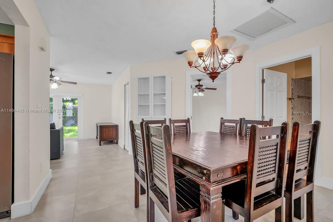 Recently Rented: $2,700 (3 beds, 2 baths, 0 Square Feet)