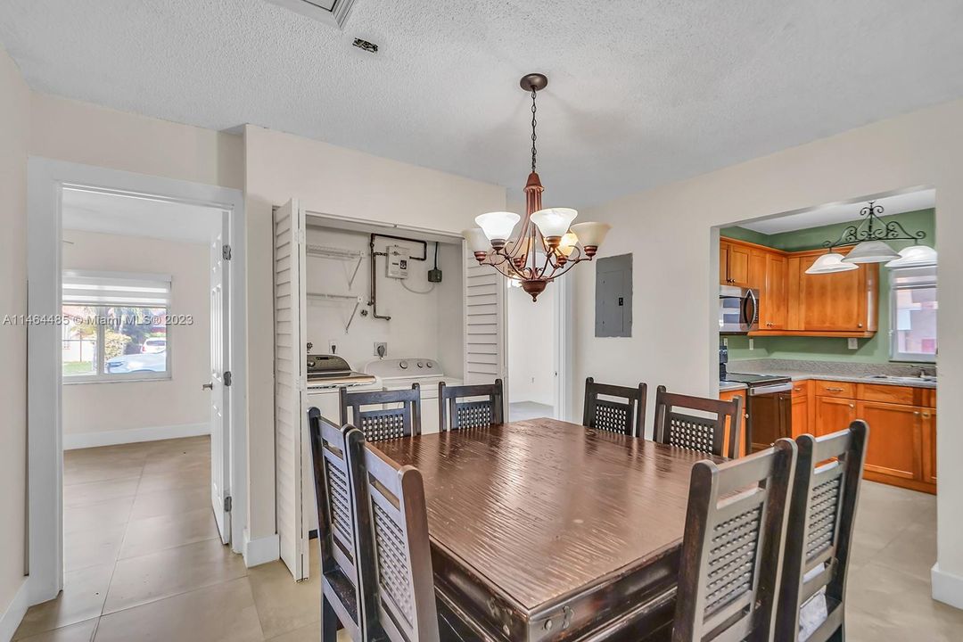 Recently Rented: $2,700 (3 beds, 2 baths, 0 Square Feet)