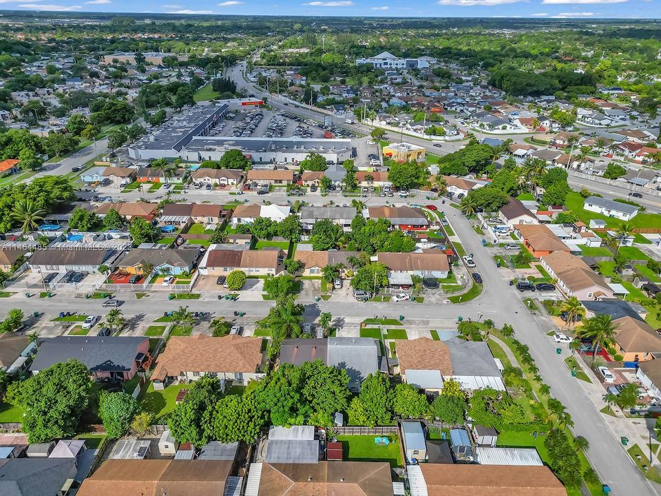 Recently Rented: $2,700 (3 beds, 2 baths, 0 Square Feet)