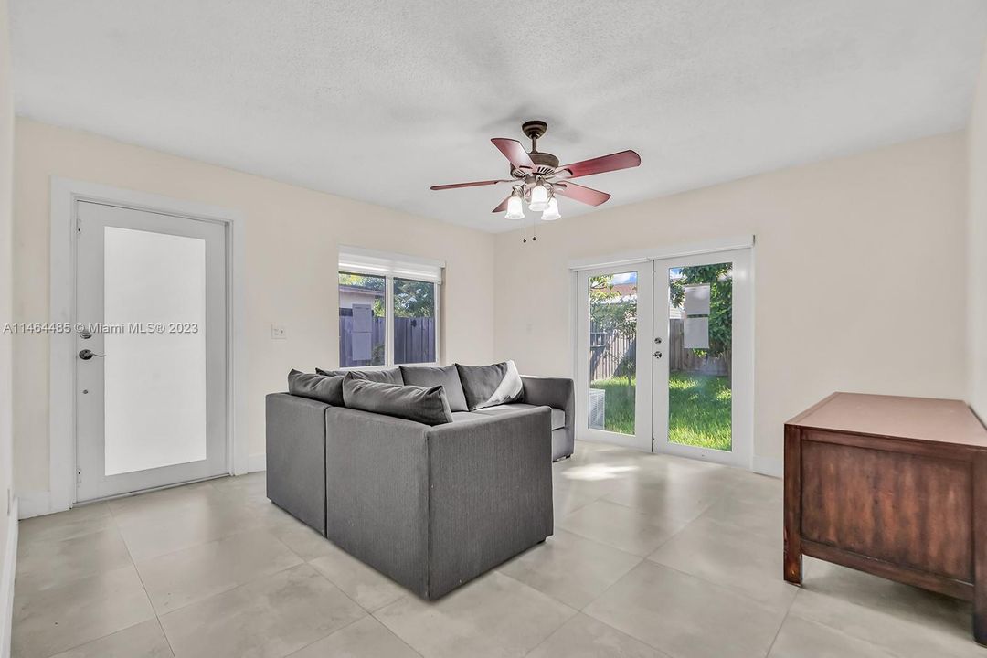 Recently Rented: $2,700 (3 beds, 2 baths, 0 Square Feet)