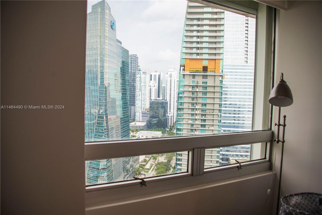 Amazing views to dynamic urban Brickell